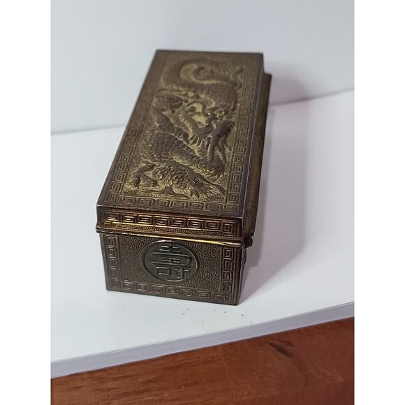 ANTIQUE JAPANESE Dragon Repousse METAL STAMPS BOX JAPAN POSTAGE DESKTOP - Picture 6 of 13
